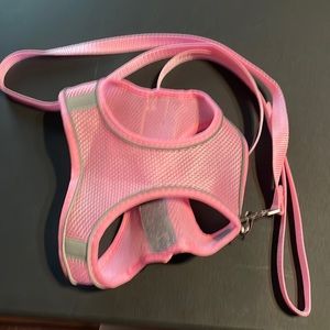 Pink dog harness with 4ft leash